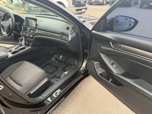 Used 2020 Honda Accord LX image 13