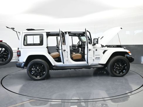 Used 2022 Jeep Wrangler Unlimited Sahara w/ Safety Group image 81