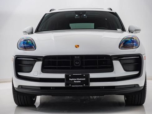 Certified 2026 Porsche Macan AWD/4WD image 6