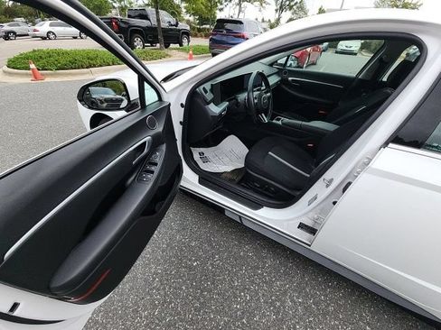 Used 2025 Hyundai Sonata SEL FWD image 22