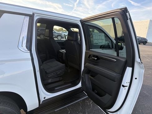 New 2026 Chevrolet Suburban LT w/ Comfort Package image 25