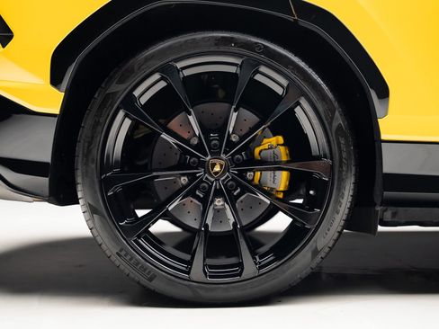 Used 2021 Lamborghini Urus AWD/4WD image 37