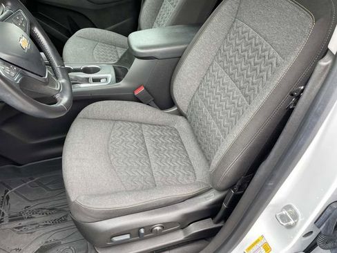 Used 2022 Chevrolet Equinox LT AWD/4WD image 12