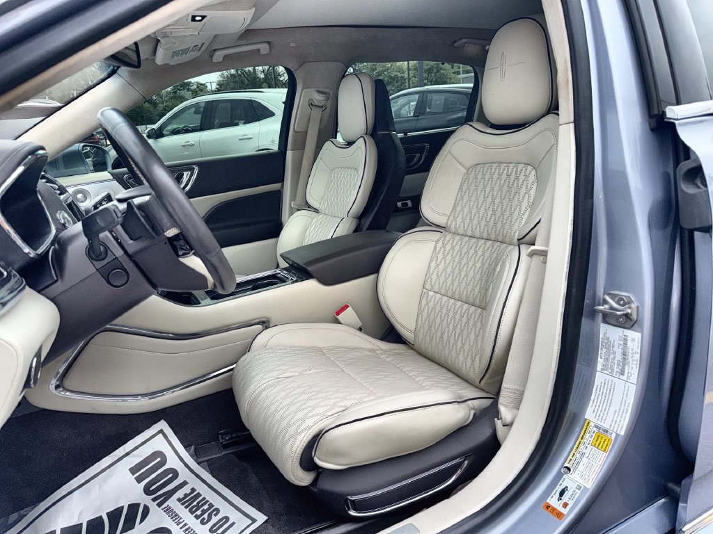 Certified 2019 Lincoln Continental Black Label w/ Rear Seat Package AWD/4WD image 13