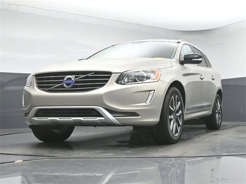 Used 2017 Volvo XC60 T6 Dynamic w/ Preferred Option Package image 11