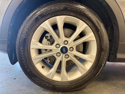 Certified 2019 Ford Escape SEL image 10