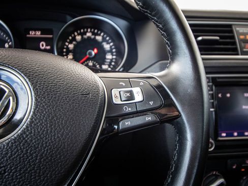 Used 2017 Volkswagen Jetta SE image 35