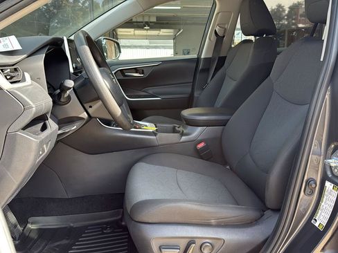 Used 2024 Toyota RAV4 XLE FWD image 8