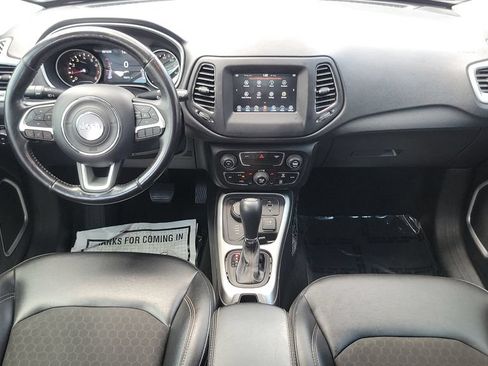 Used 2019 Jeep Compass Latitude w/ Popular Equipment Group AWD/4WD image 11