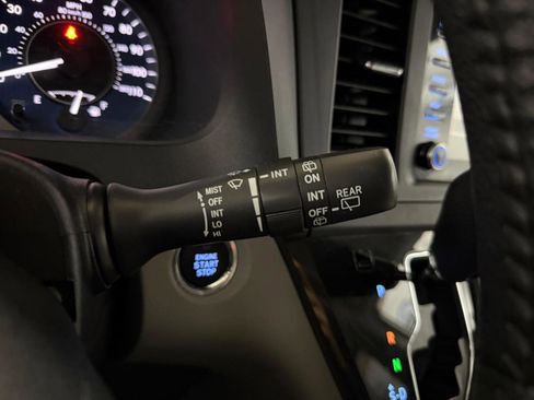 Used 2020 Toyota Sienna XLE Premium w/ Carpet Mat Package image 35