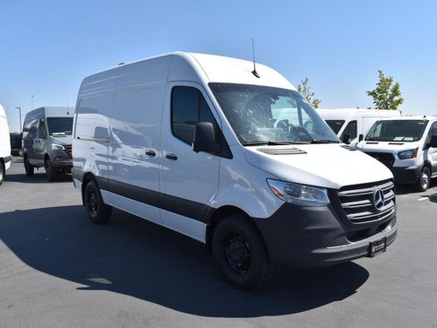 New 2025 Mercedes-Benz Sprinter 2500 image 3