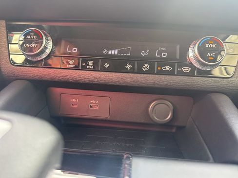 Used 2025 Mitsubishi Outlander ES AWD/4WD image 25