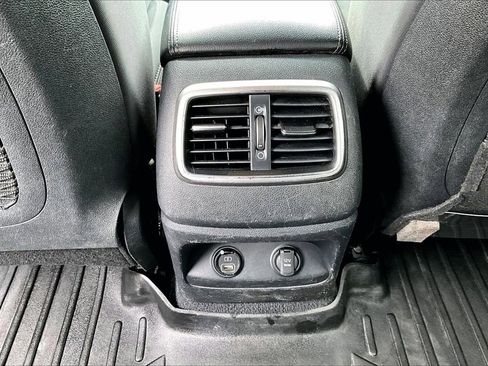 Used 2020 Kia Sorento LX image 15