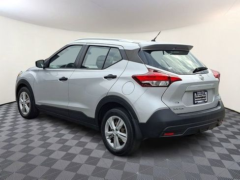 Used 2019 Nissan Kicks S image 5