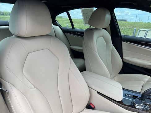 Used 2019 BMW 530i w/ Convenience Package RWD image 35