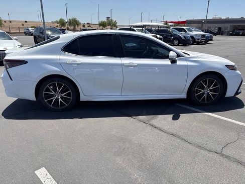 Used 2022 Toyota Camry SE w/ Audio Upgrade Package FWD image 13