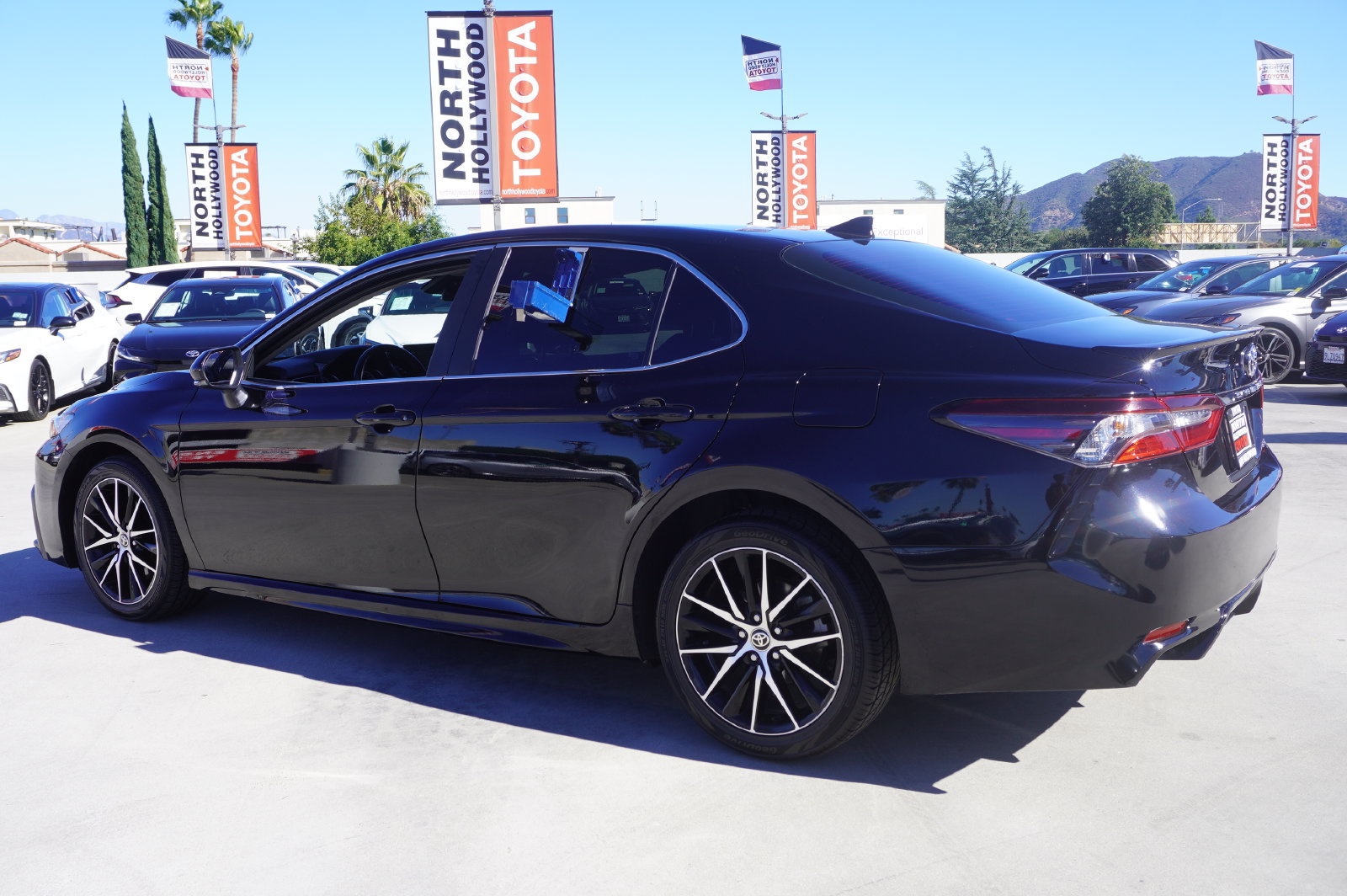 Certified 2024 Toyota Camry SE FWD image 5