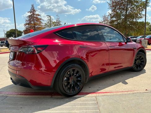 Used 2024 Tesla Model Y Long Range AWD/4WD image 6