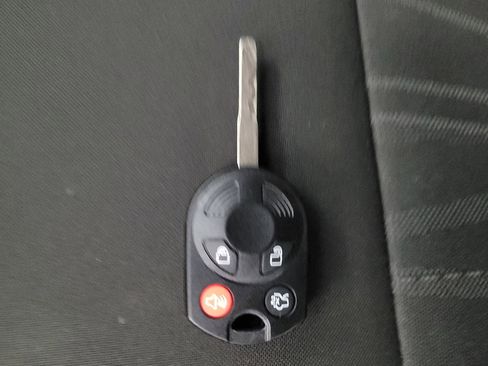 Used 2018 Ford Focus SE FWD image 32