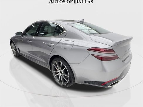 Used 2025 Genesis G70 2.5T image 10