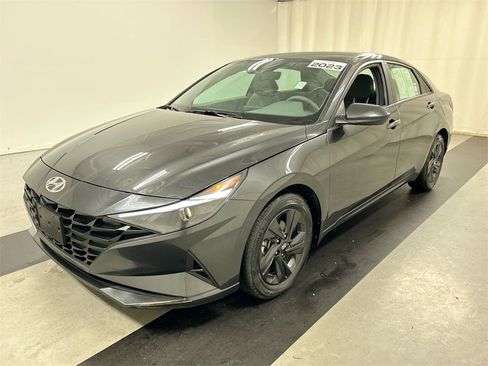 Used 2023 Hyundai Elantra SEL image 5