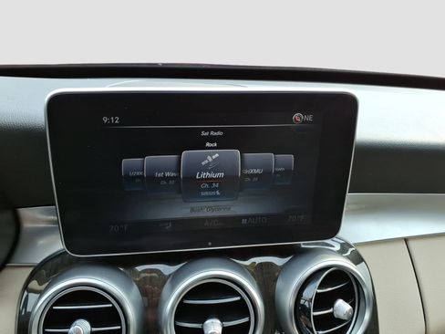 Used 2017 Mercedes-Benz C 300 4MATIC Sedan image 17