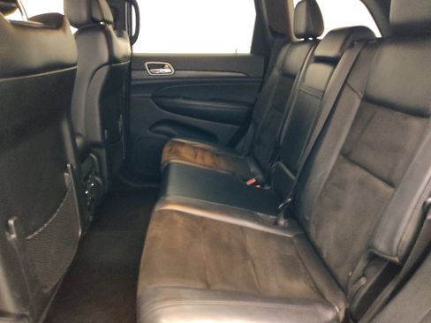 Used 2019 Jeep Grand Cherokee Altitude AWD/4WD image 18
