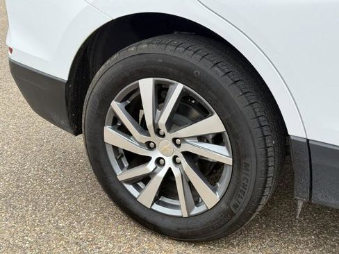 Used 2024 Chevrolet Equinox Premier image 11