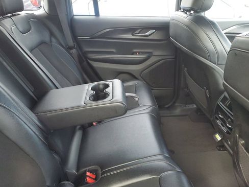 Used 2024 Jeep Grand Cherokee Altitude RWD image 19