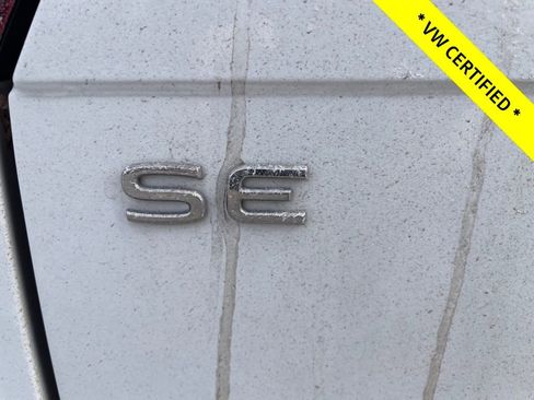 Certified 2022 Volkswagen Tiguan SE image 5