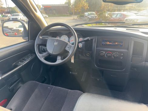 Used 2004 Dodge Ram 1500 Truck SLT image 14