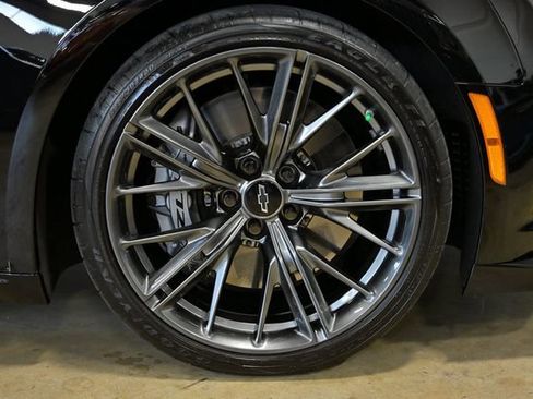 Used 2021 Chevrolet Camaro ZL1 RWD image 15