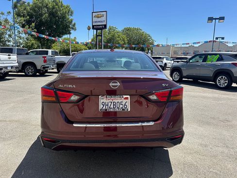 Used 2023 Nissan Altima 2.5 SV FWD image 4