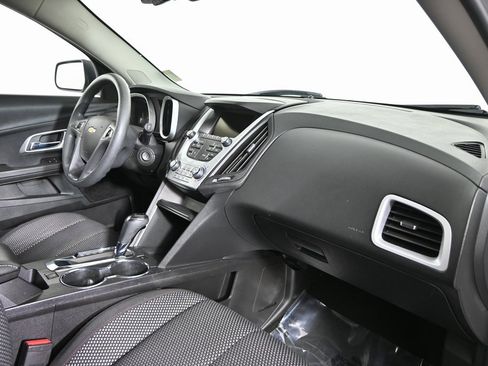 Used 2017 Chevrolet Equinox LS image 14