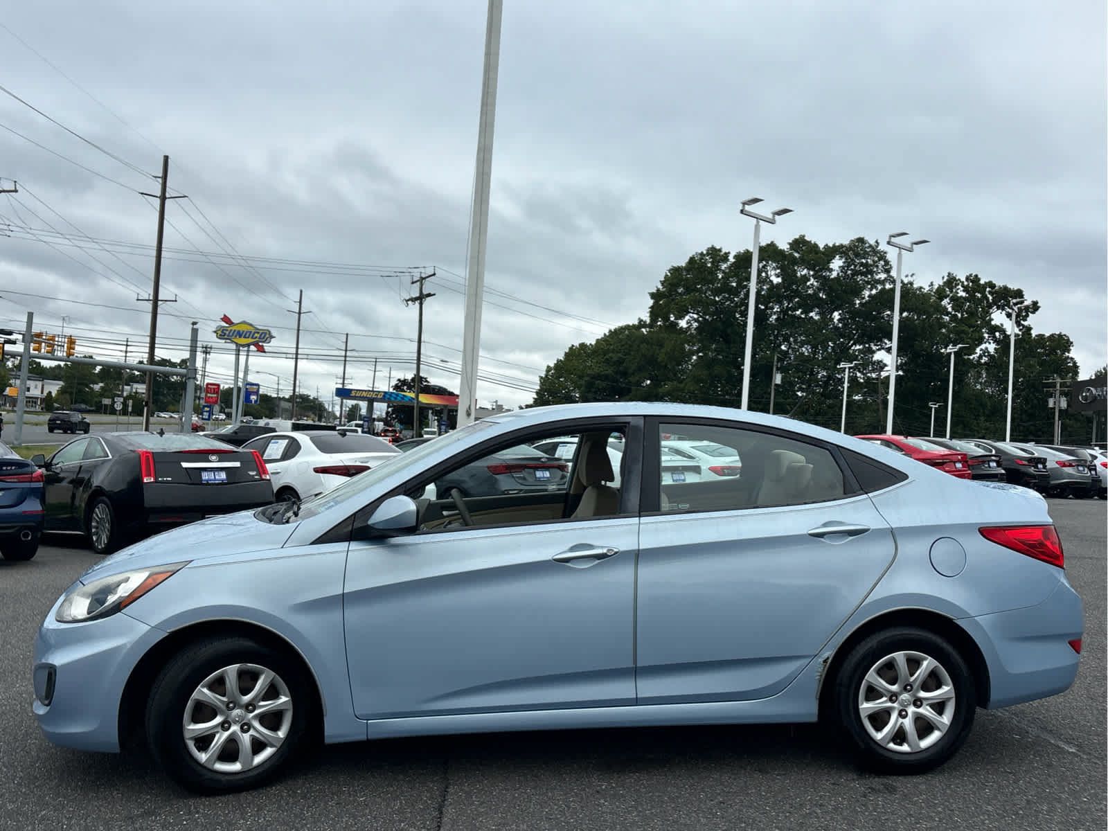 Used 2012 Hyundai Accent GLS FWD image 6