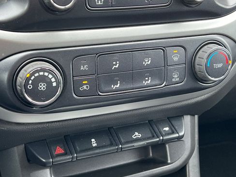 Used 2022 Chevrolet Colorado LT w/ LT Convenience Package image 26