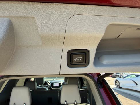 Certified 2023 GMC Acadia SLT FWD image 14