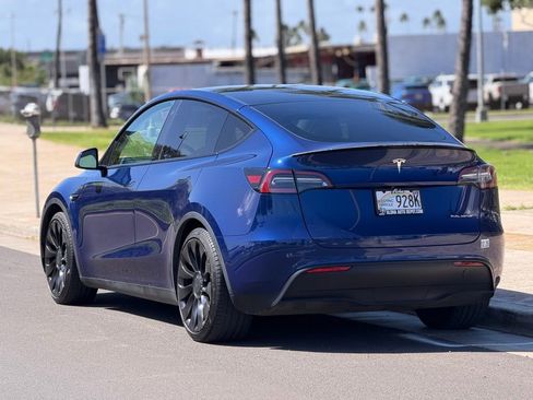 Used 2022 Tesla Model Y Performance AWD/4WD image 3