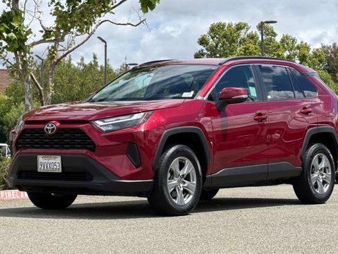 Used 2023 Toyota RAV4 XLE FWD image 8