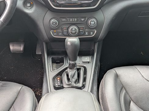 Used 2020 Jeep Cherokee Limited FWD image 20