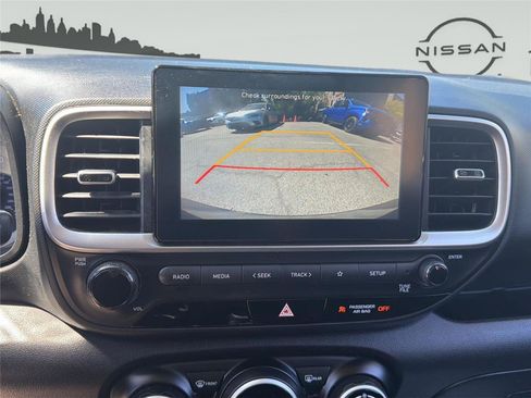 Used 2020 Hyundai Venue SEL FWD image 18