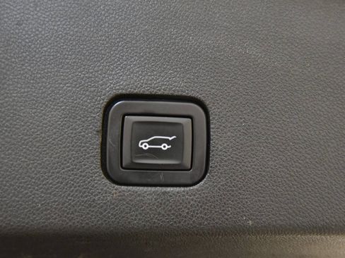 Used 2020 Cadillac XT6 Sport w/ Platinum Package image 38