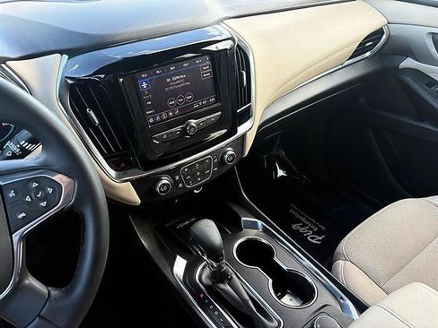 Used 2023 Chevrolet Traverse LT FWD image 25
