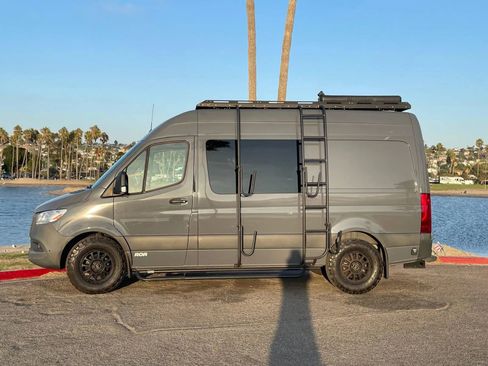 Used 2021 Mercedes-Benz Sprinter 2500 image 6