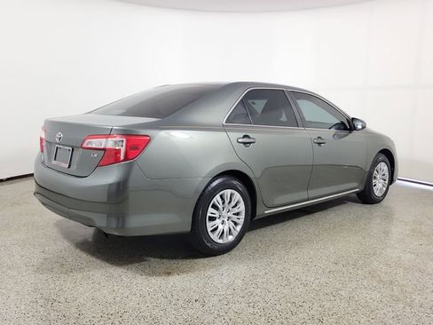 Used 2012 Toyota Camry LE FWD image 5