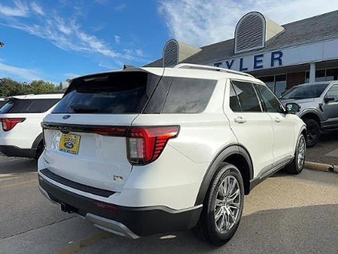 New 2026 Ford Explorer Platinum RWD image 7