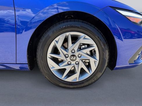 Used 2024 Hyundai Elantra SEL FWD image 9