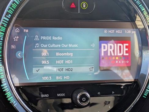 Used 2023 MINI Cooper SE image 13