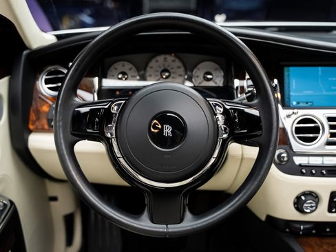 Used 2011 Rolls-Royce Ghost image 44