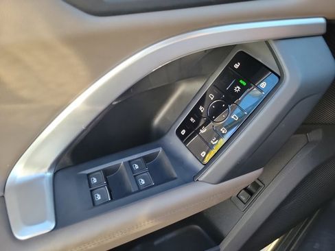 Certified 2025 Audi Q5 2.0T Premium w/ Convenience Package image 19